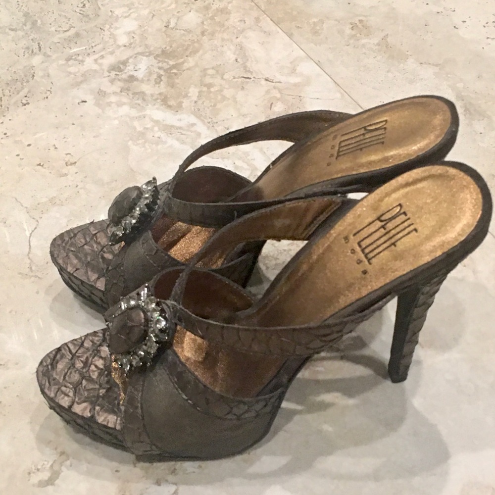 Pelle Moda Bronze high heel pumps - Picture 4 of 10